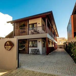 Banzai Brava Suítes Casa de hóspedes